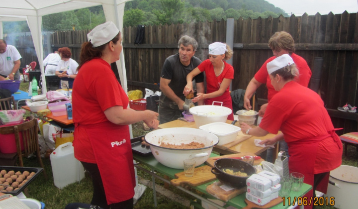 Dni mesta Jelšava - súťaž vo varení guliek 11.6.2016