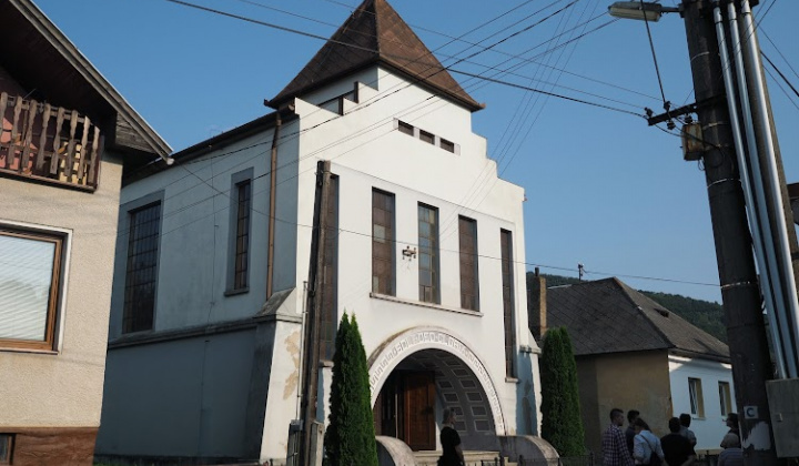 Kostol Mníšany